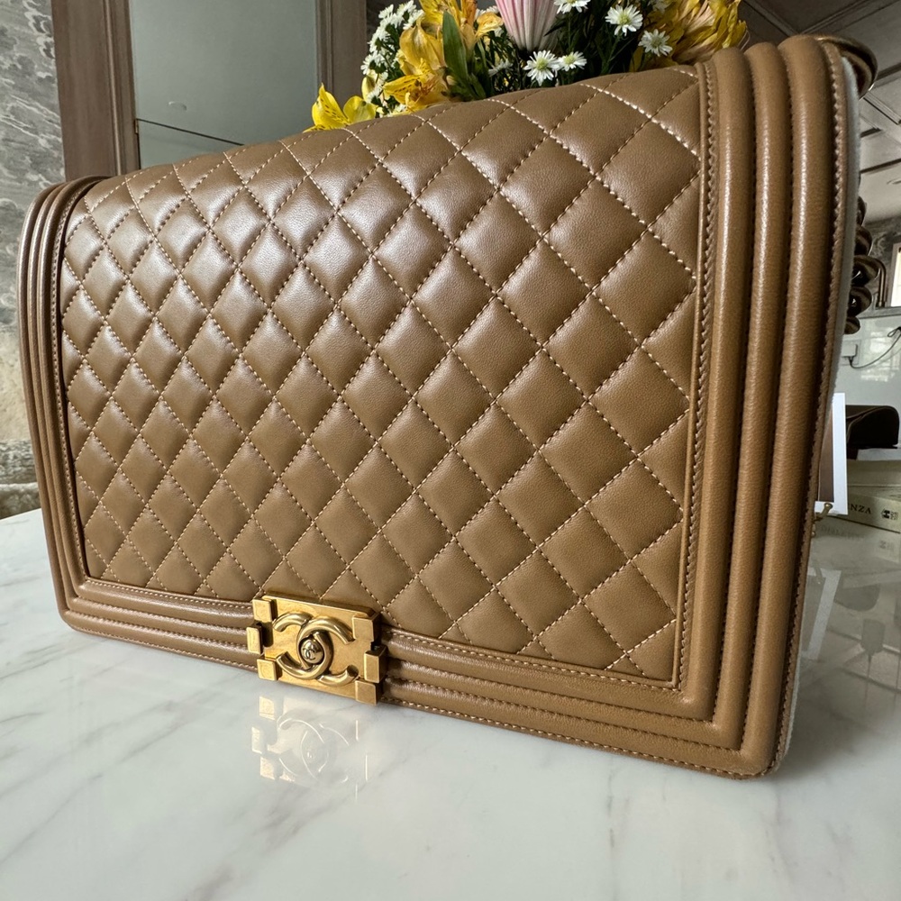 CHANEL 2018 Large Boy Diamond Quilted Leather bag in Beige